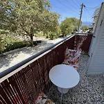 Semesterbostad Aμvrosia Square - Free Wifi, Smart Tv, 2' λεπτά από την παραλία Petalídhion