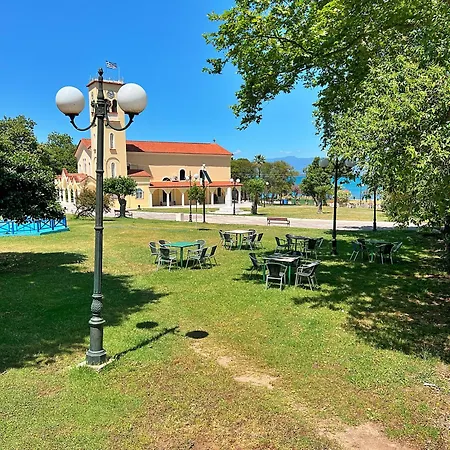 Vakantiehuis Aμvrosia Petalidi Square - Free Wifi, Smart Tv, 2' Λεπτά Από Την Παραλία